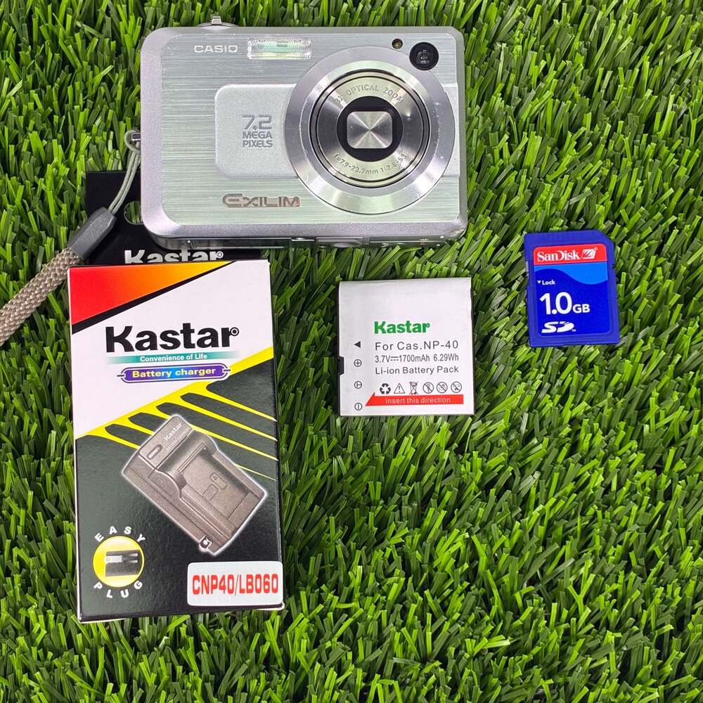 Casio Exilim EX-Z750 7.2MP Digital Camera with Battery, Charger and SD Card